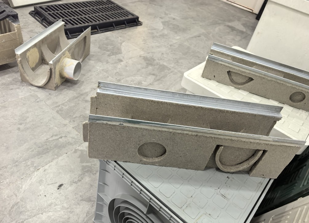 Polimer Kanal Ek Parçası 300x500x200 mm C250/D400 | KTK-3020-PK-CDE - Kent Kompozit Polimer Kanal Ek Parça